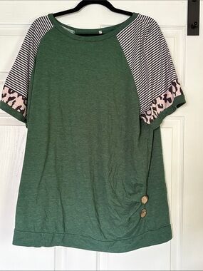 Women’s Green Raglan Sleeve Top with Striped and Leopard Accents